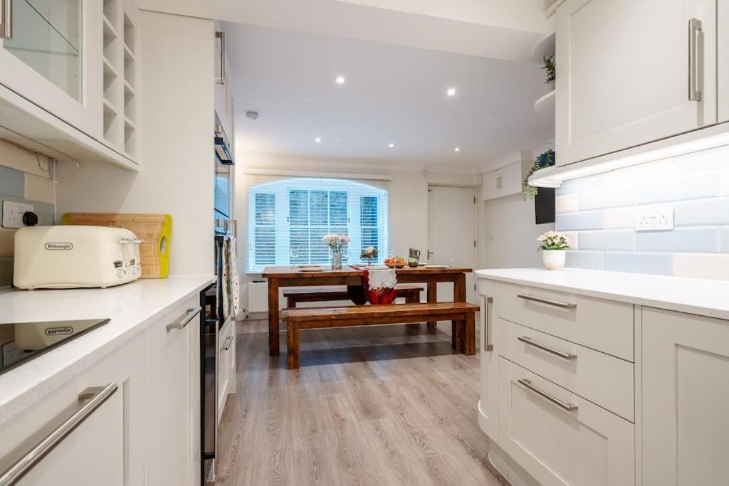 Villa Luxury 3brs House In The Heart Of Victoria London